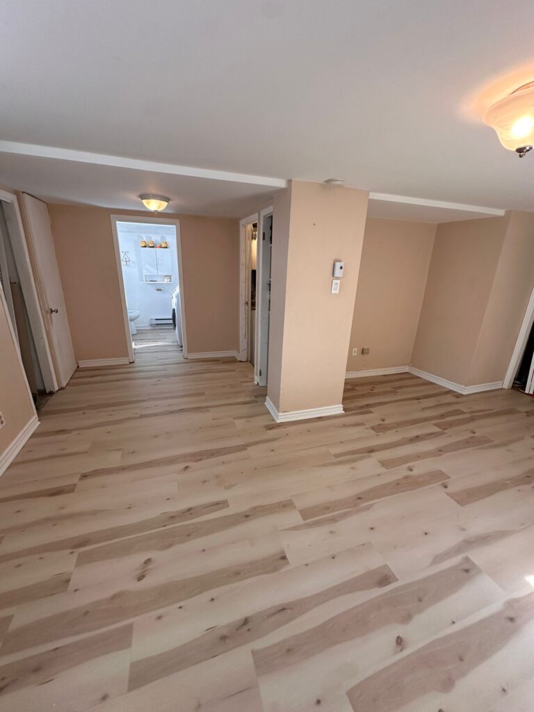Résultat final: instalation du plancher de vinyle